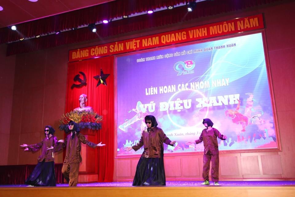 Nhóm nhảy của trường THPT Nguyễn Tất Thành tham gia Liên hoan các nhóm nhảy do Đoàn thanh niên cộng sản Hồ Chí Minh tổ chức