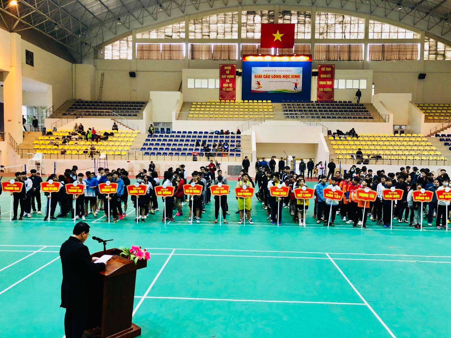 Trường THPT Nguyễn Tất Thành ra quân tham dự giải cầu lông học sinh thành phố Hà Nội