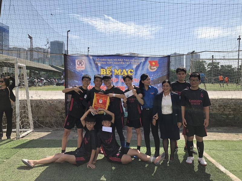 Giải bóng đá mini trường THPT Nguyễn Tất Thành lần thứ 1