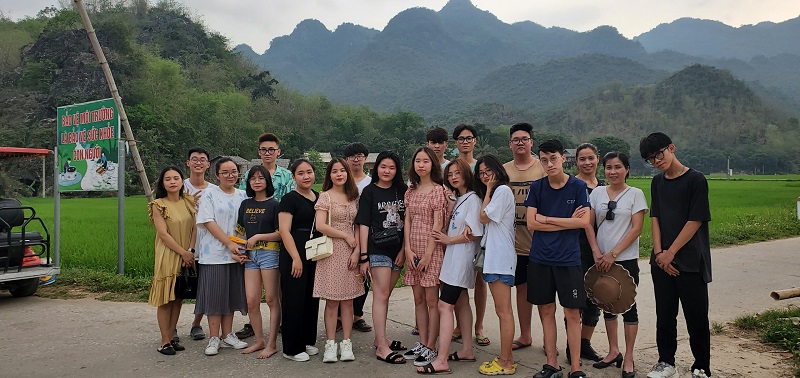 Nhưng khoảnh khắc của học sinh Trường THPT Nguyễn Tất Thành bên thung lũng Mai Châu - Hòa Bình